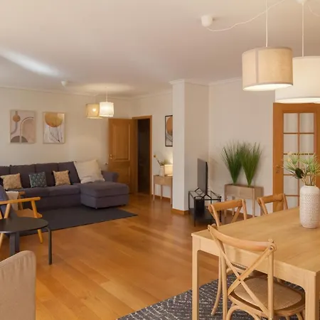 Flh Wooden Spacious Cascais