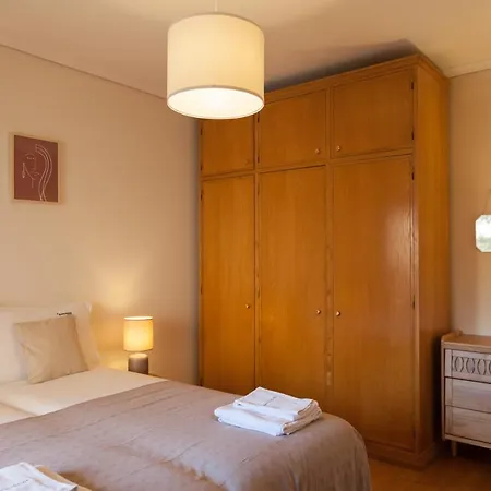 Flh Wooden Spacious Apartment