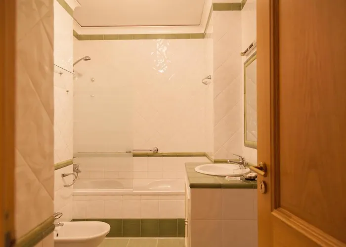 Flh Wooden Spacious Lejlighed *
