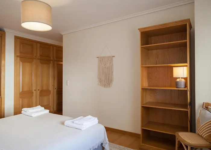 Flh Wooden Spacious Lejlighed *